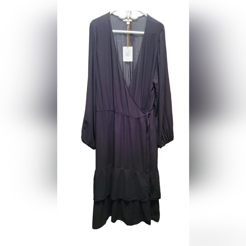 🐰Plus Size Faux Wrap Dress - Picture 3 of 9